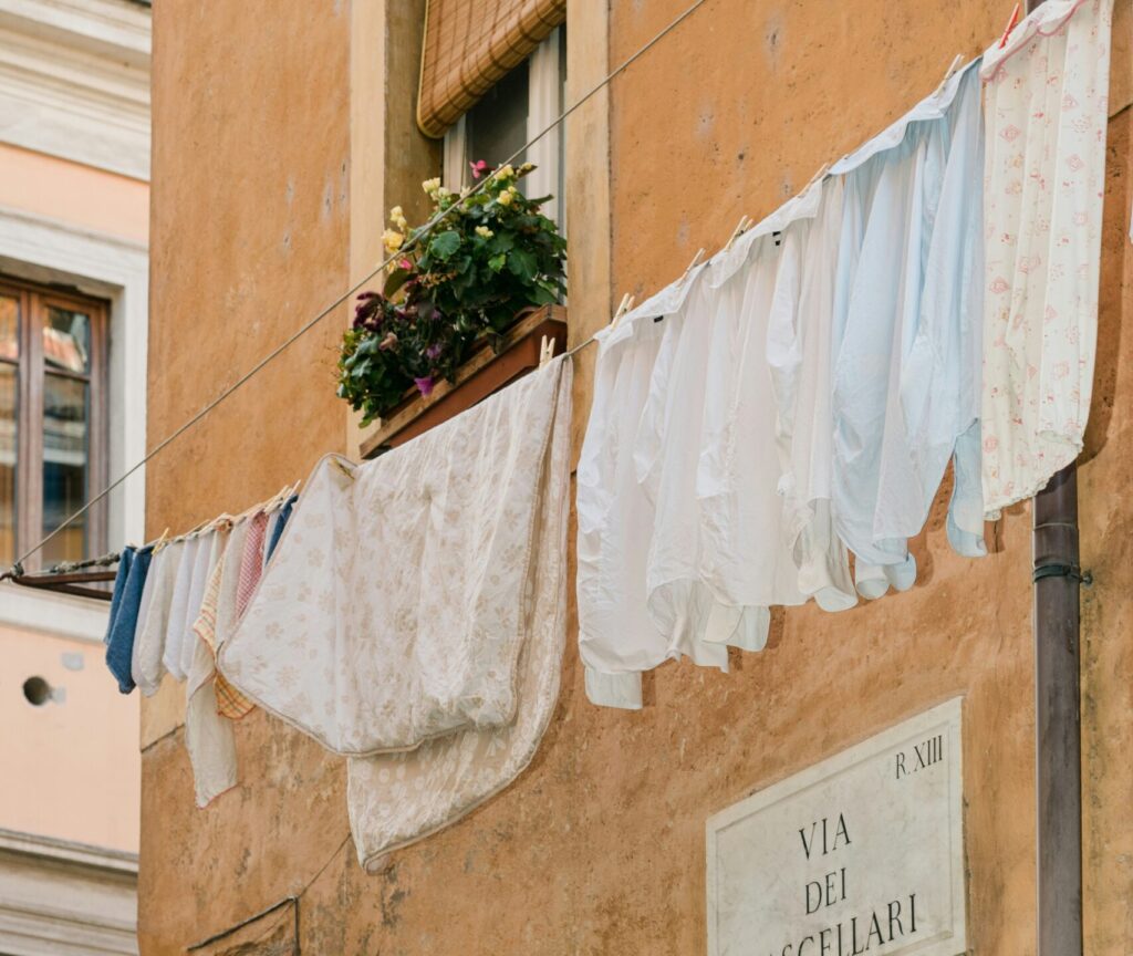 Langes de Trastevere. Photo de Gabriela Clare Marino for Unsplash.