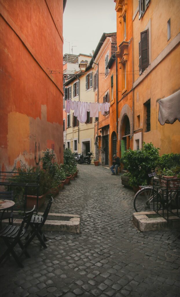 Ruelle de Trastevere. Photo de Quaritsch for Unsplash.